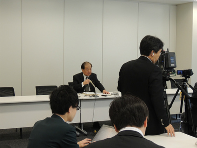 20131128定例政調記者会見2.jpg